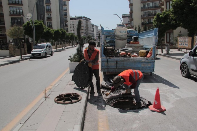 Van'da binlerce rögar kapağını değiştiriyor