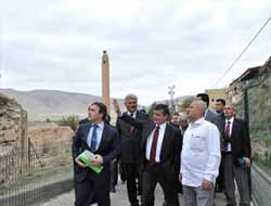 Vali Arslan, Hasankeyf'te İncelemelerde Bulundu