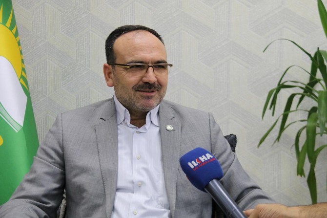 Toplumun asıl dinamiğini oluşturanlar cemaat ve tarikatlardır