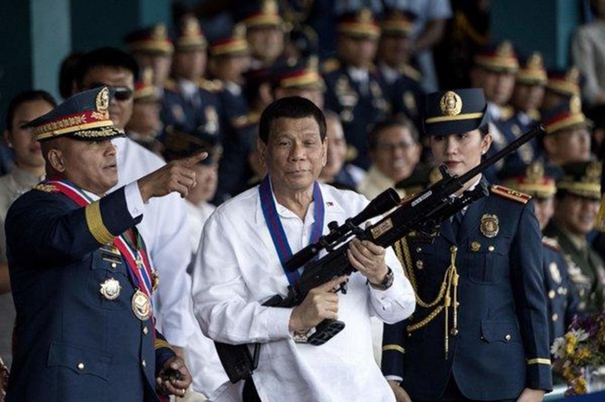 Filipinler'de uyuşturucuyla mücadelede 5 bin kişi öldürüldü