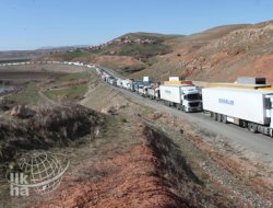 Suriye'deki Olaylardan Dolayı Habur'da 30 Km'lik Kuyruk Oluştu