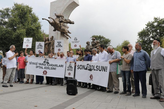 Ajanlık yapan papazın bırakıldığı ülkede Müslümanların cezaevinde olması çelişkidir