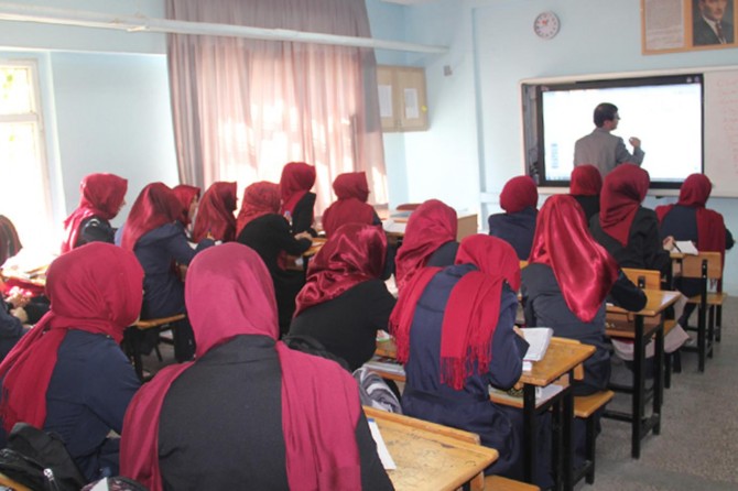 Merkezi liseler doldu yerel liselerde yüzbinlerce kontenjan boş kaldı