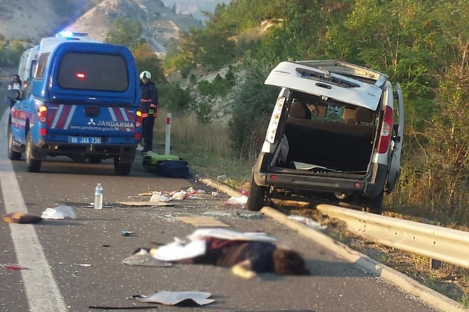 TEM otoyolunda kaza: 1 ölü 3 yaralı