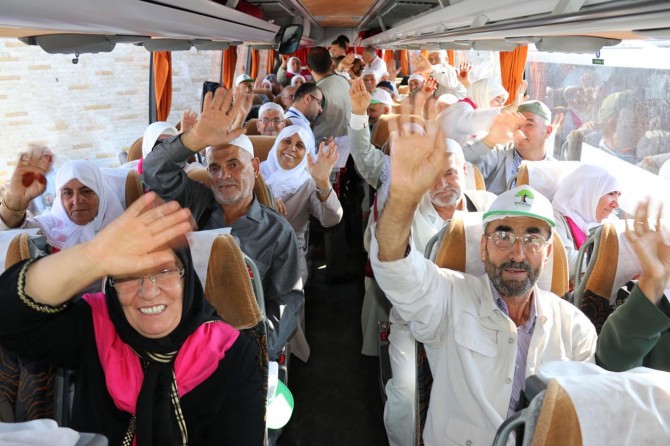 Gaziantep’te hacı adayları dualarla kutsal topraklara uğurlandı