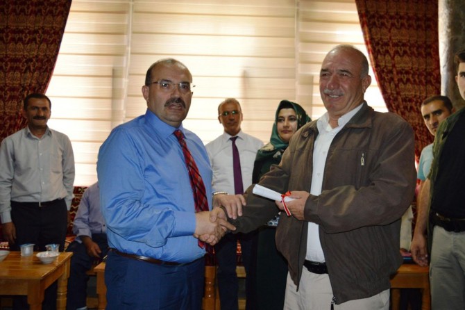 Bitlis’te imar affına müracaat edenlerin tapuları dağıtıldı