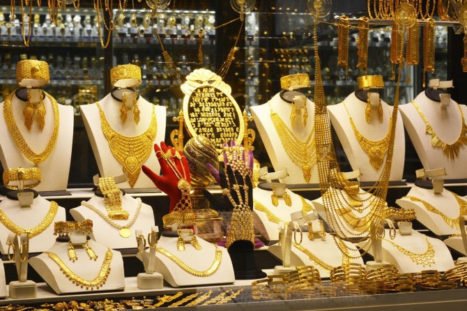 Düğün sezonu olmasına rağmen altın satamıyoruz