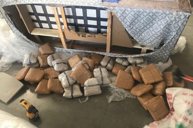 384 kilos of heroin seized hide between household items