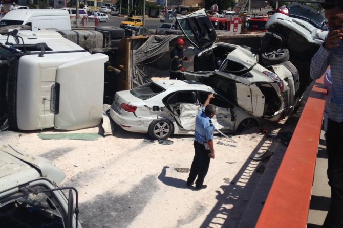 Şanlıurfa’da freni boşalan TIR dehşet saçtı: 1 ölü 4 yaralı