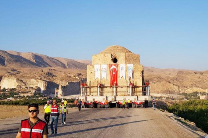 Historical Artuklu bath moved to its new location