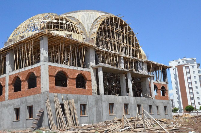 One of the most virtuous servants to build a mosque