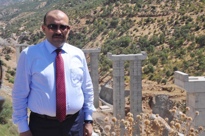 Bitlis-Diyarbakır yolunundaki viyadük inşaatı devam ediyor