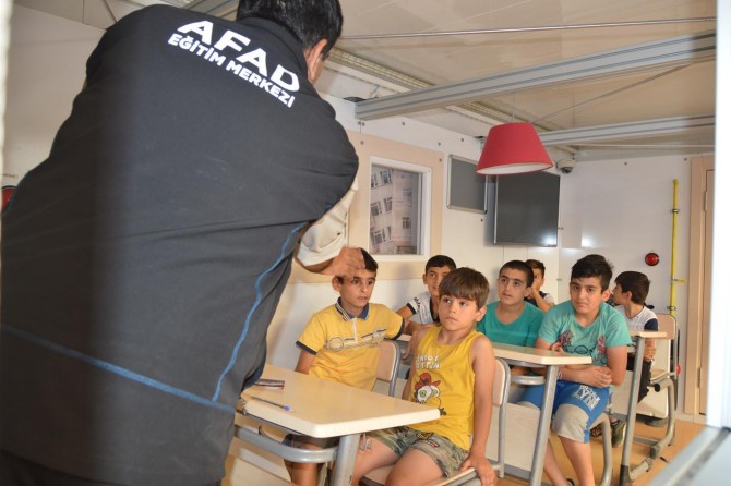 AFAD’ın deprem simülasyon TIR’ı Siirt’te