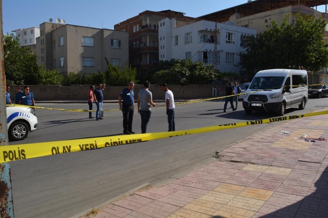 Jina xwe birîndar kir û dû re jî xwe kuşt