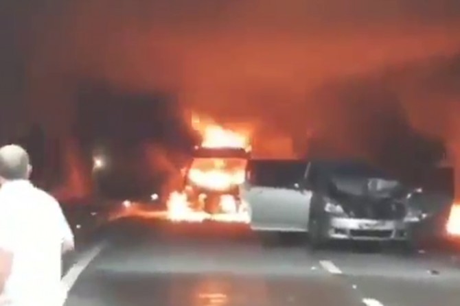 Ordu Perşembe'de tünelde kazaya karışan araçlar alev aldı