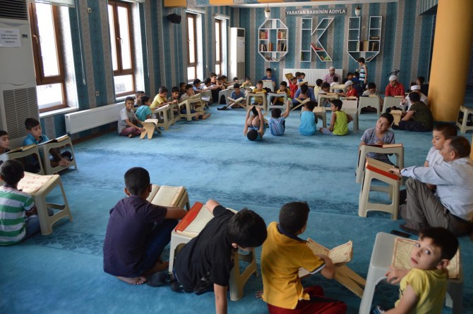 Camilerimizi ve Kur’an kurslarımızı çocuklarımızla süsleyelim