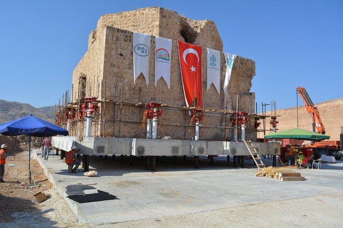 Xebatên bicîkirinê ya Hemama Artukluyê berdewam dikin