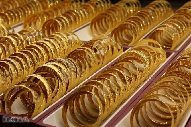 Altın ve dolar yükselişi devam ediyor