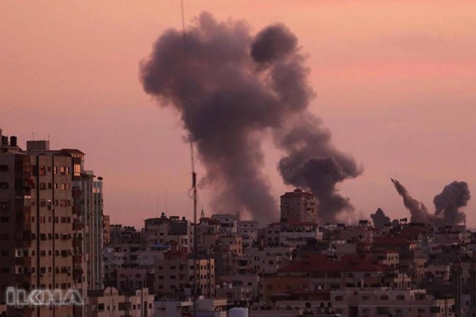 3 Palestinian including a baby martyr in zionists attack