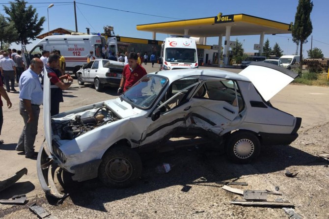 Adiyaman- Kâhta Karayolunda kaza: 2 yaralı