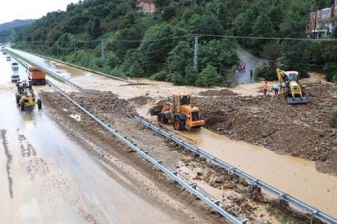 Ordu İkizce’de heyelan: 1 kişi hayatını kaybetti