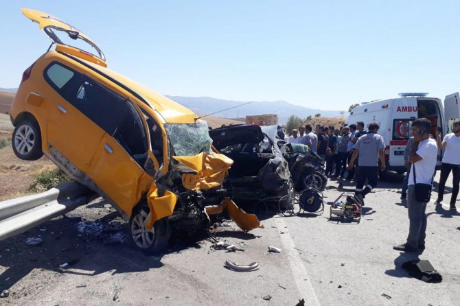 Li Xarpêtê qeza trafîkê: 3 mirî