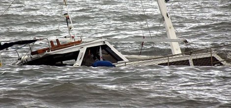 Libya'da kaçak bulunduğu tekne battı: 11 ölü