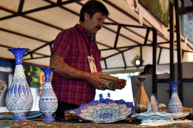 Van'da Afgan Ve İranlı sanatçılar sergi açtı