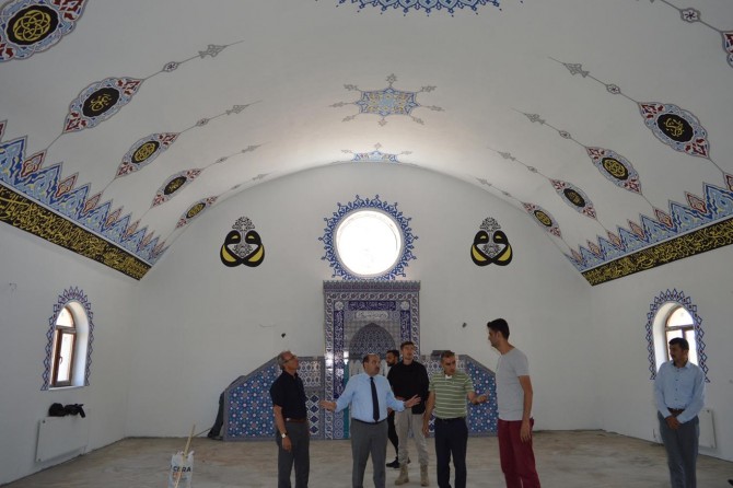 Yıllardır ezan sesinin duyulmadığı mahalleye cami