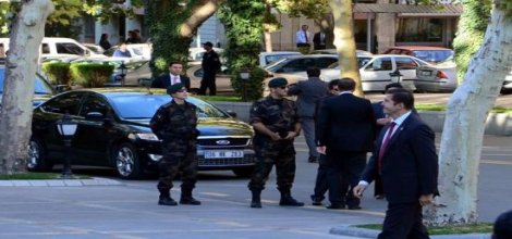 Başbakanlığa silahlı saldırı!