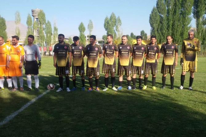 Büyükşehir futbol turnuvasında eleme maçları heyecanı