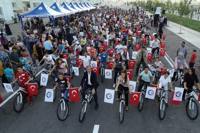 Gaziantep'te başarılı öğrenciler bisikletle ödüllendirildi
