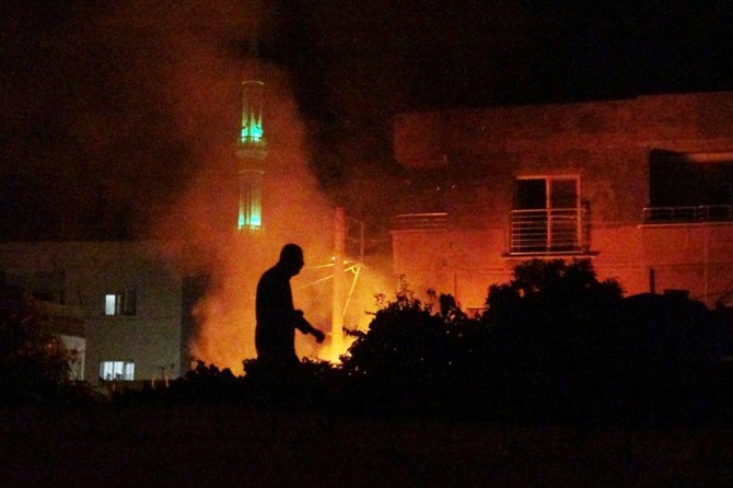 Mardin Nusaybin'de metruk evde çıkan yangın mahalleliyi korkuttu