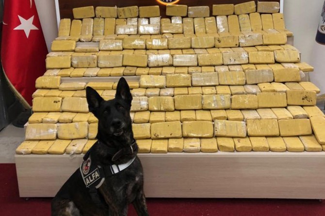 Van’da yüklü miktarda eroin ele geçirildi