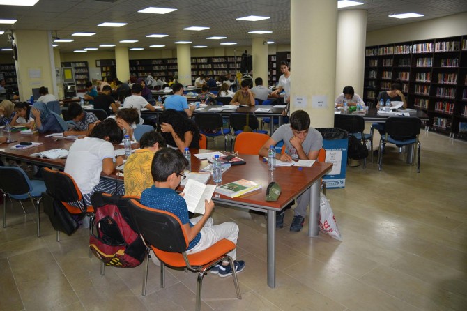 Okuyan bir nesil inşa etmek zorundayız