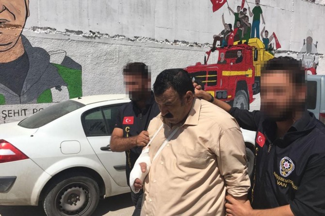 Van İpekyolu'da 2 kişiyi yaralayan şahıs yakalandı