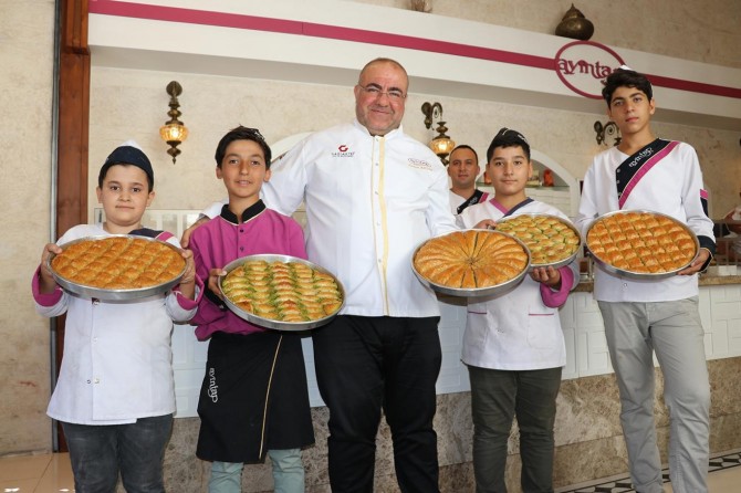 Baklavacılarda tatlı bayram telaşı