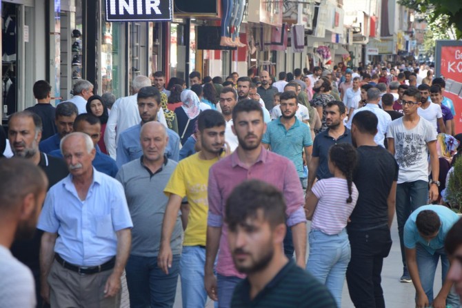 Batman'da çarşı pazarda bayram bereketi