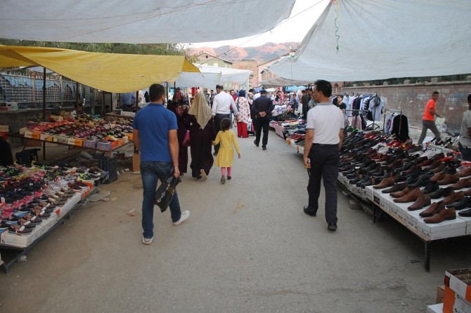 Muş pazar esnafı satışlardan memnun değil