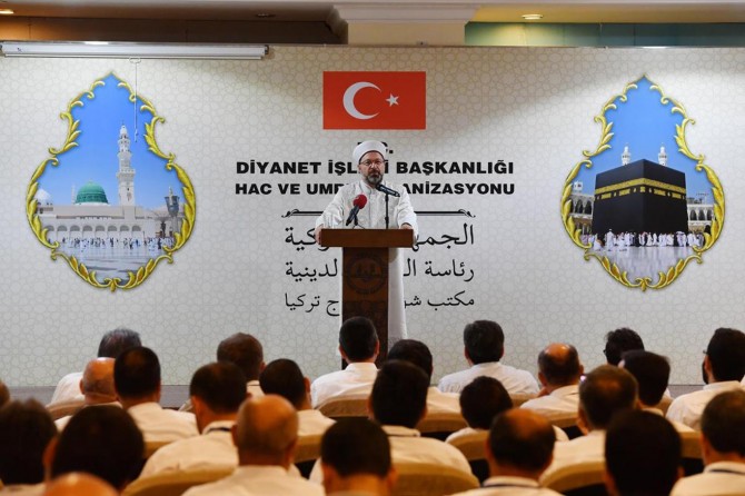 Diyanet İşleri Başkanı kafile başkanlarıyla bir araya geldi