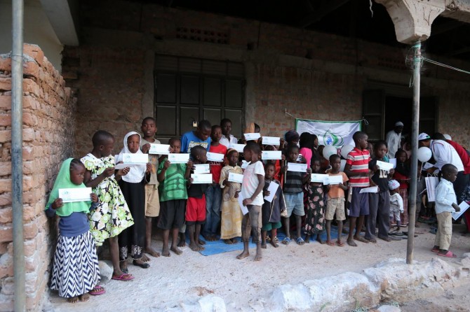 IHO-EBRAR’den Afrikalı yetimlere bayram harçlığı