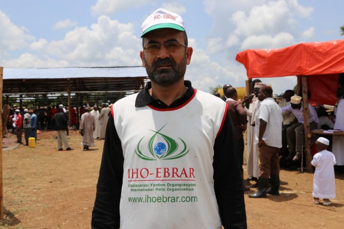 Kurban dünyadaki mazlumlarla kucaklaşmaya bir vesiledir