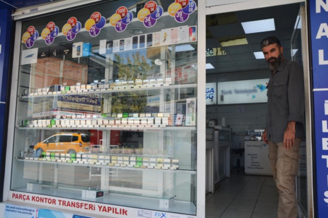 Batman'da hırsızlar telefon dükkânını soydu