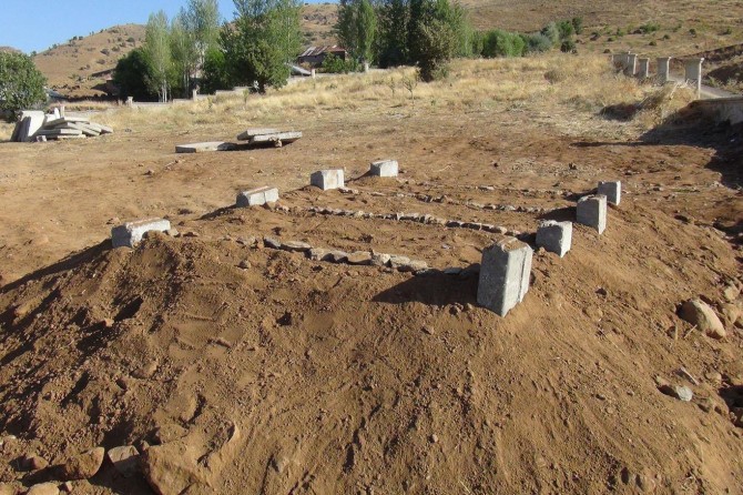 Bingöl’deki feci kazada hayatını kaybedenlerden 4'ü defnedildi