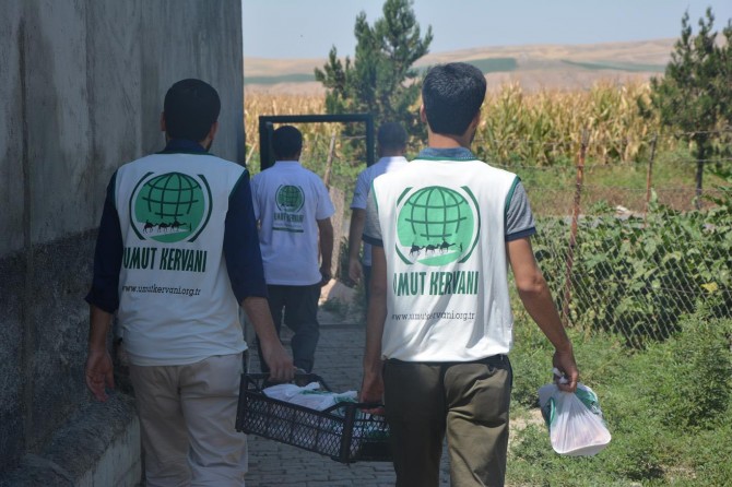 Hope Caravan delivers sacrificial meat to thousands of families in Batman