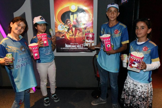 Öksüz ve yetim çocukların bayram sevinci