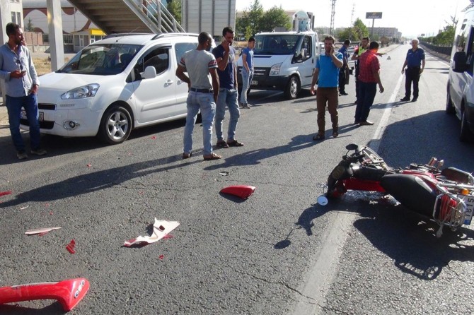 Bingöl'de otomobil ile motosiklet çarpıştı: 1 yaralı
