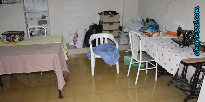 ​Mardin Nusaybin'de kanalizasyonu tıkanan evleri lağım suyu bastı