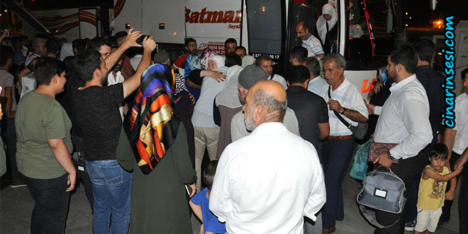 Hacılar sevinç gözyaşlarıyla karşılandı