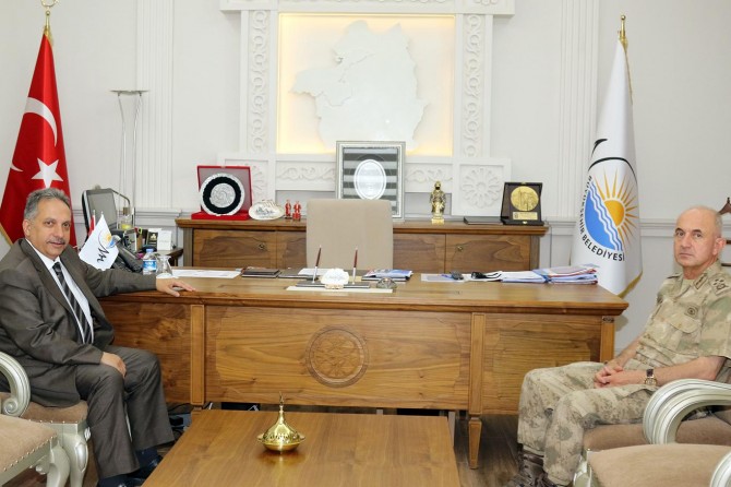 Korgeneral Karataş'tan Büyükşehir’e ziyaret
